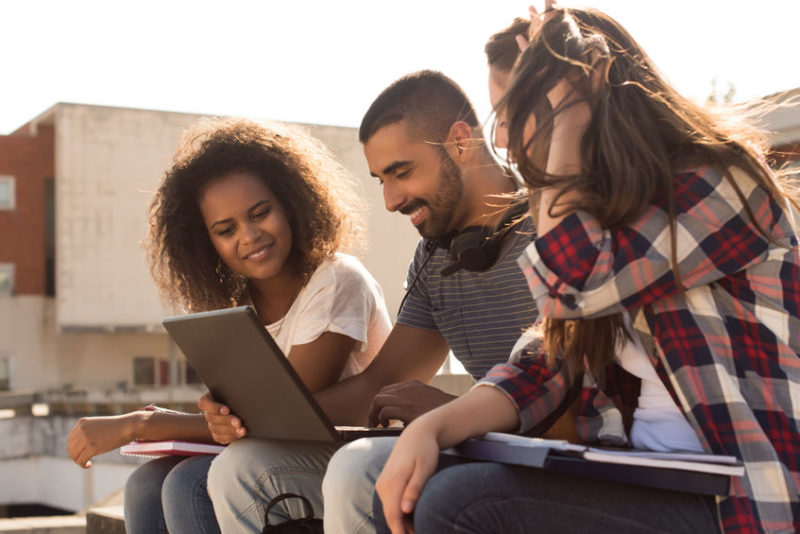 students working together on computer